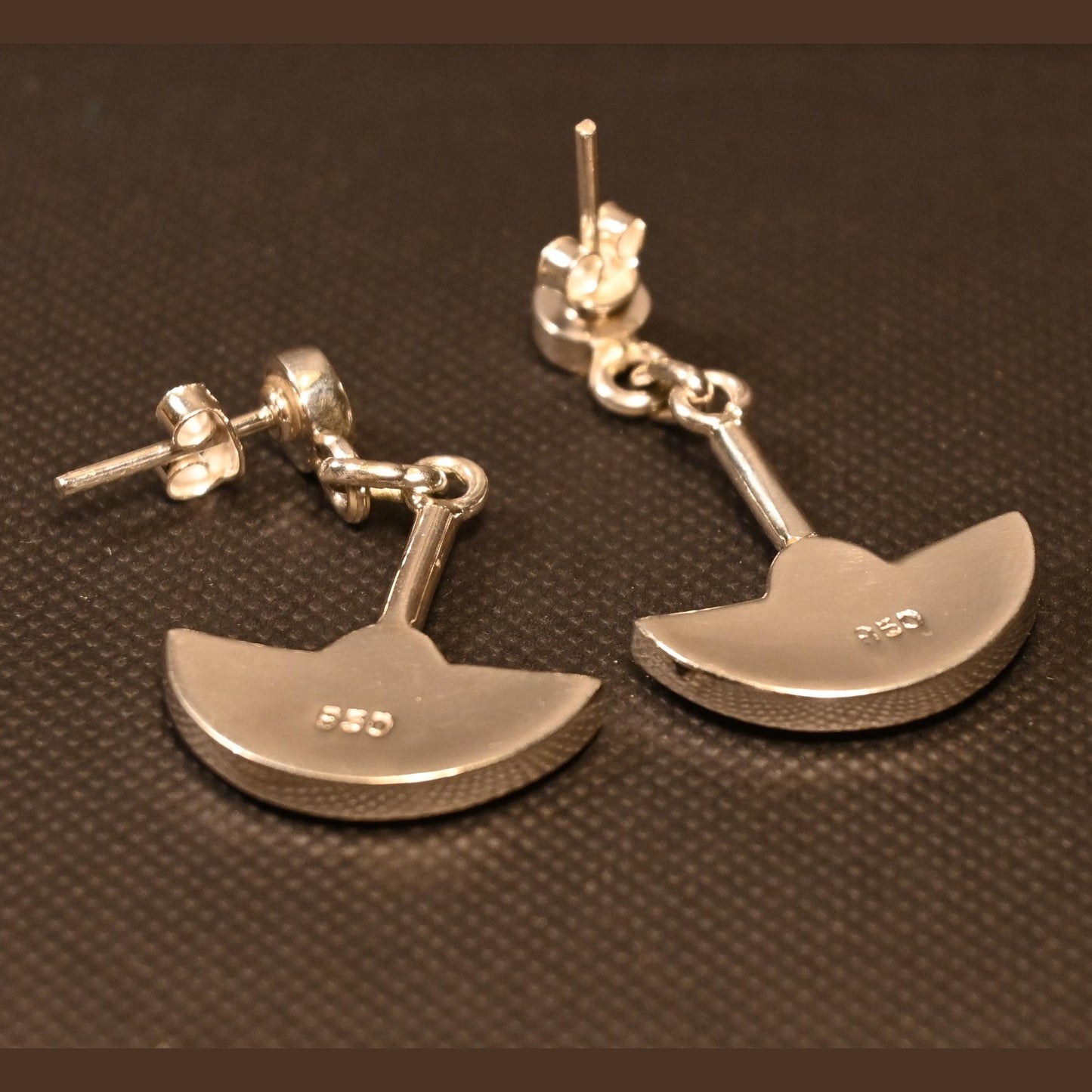 Boucles d'oreilles en argent 950 représentant une lame de culte de l'eau