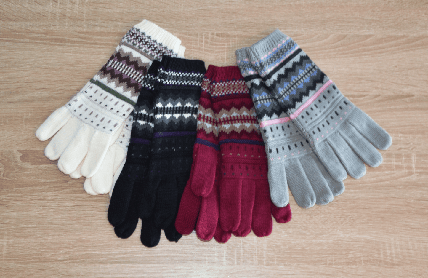 Handmade alpaca gloves